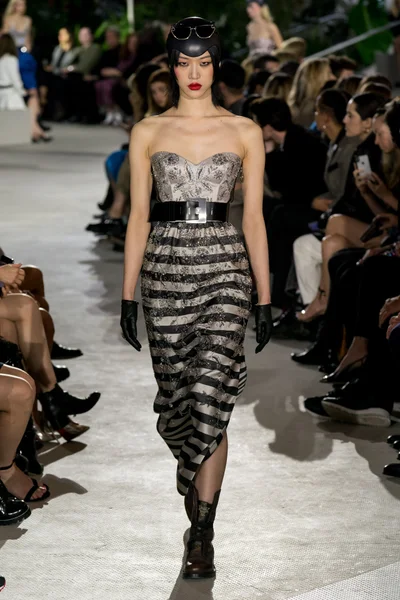 Look 47